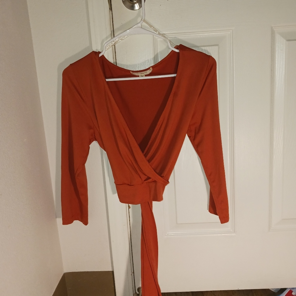 NO COMMENT burnt orange crop top